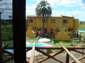 Гостиница Yataí Casas  Колон